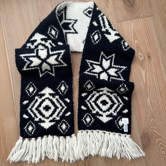 J Crew Wool Fair Isle Scarf - Picture 1 of 5